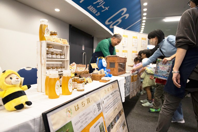 西武造園・横浜緑地　はち育グループ