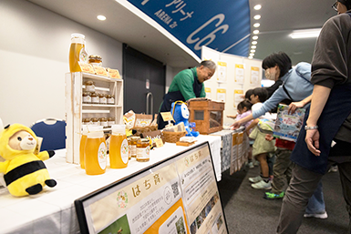 西武造園・横浜緑地　はち育グループ