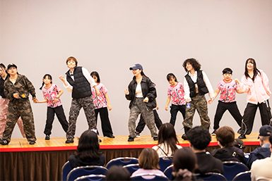 トムボウイ・ダンスインスティテュート（ダンスパフォーマンス）